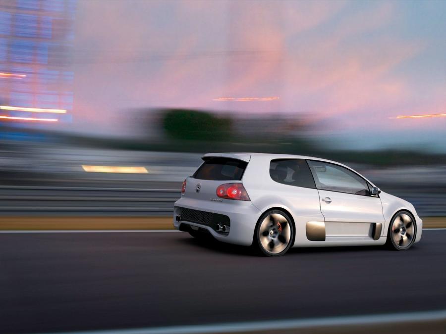 Volkswagen Golf GTi W12 650 Concept 2007 года  (фото 25 из 36)